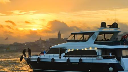 Yacht Tour on the Bosphorus (2 hours)